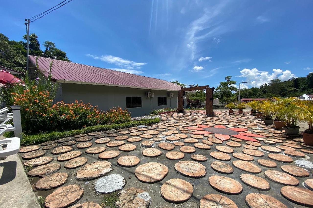 Spot On 90279 Kinomulok Garden Hotel Ranau Exterior foto
